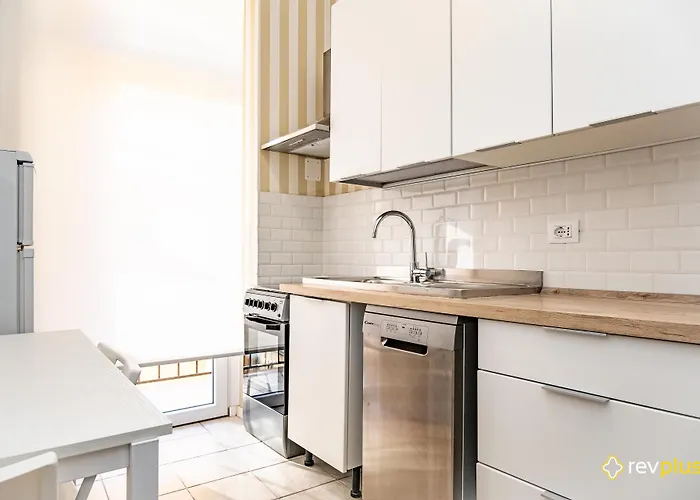 Apartment Mecenate Cavour Rome